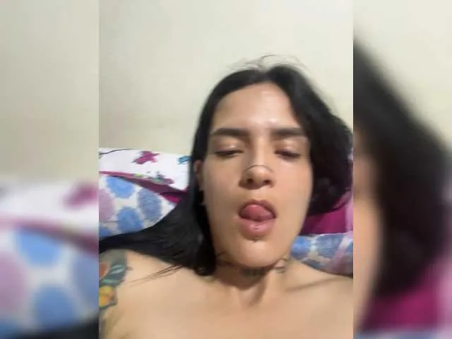 Live sex webcam photo for emmaherby1 #293270515