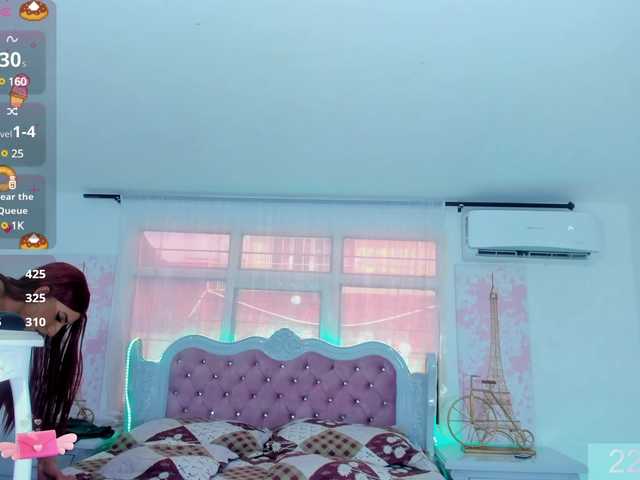 Live sex webcam photo for emmahills-sex #290354917