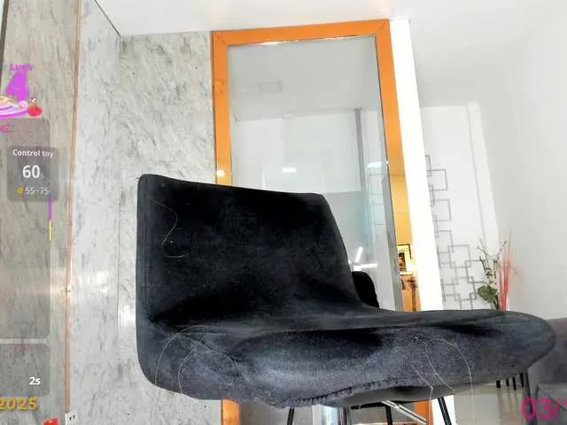 Live sex webcam photo for emmahills-sex #292403139