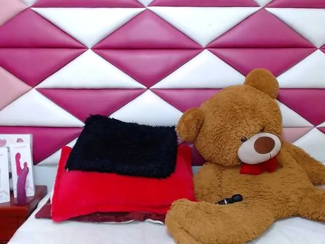 Live sex webcam photo for emmajonzlx #290869965