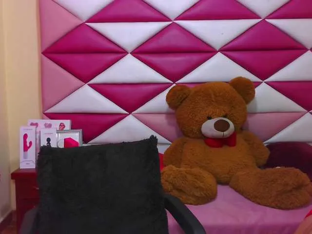 Live sex webcam photo for emmajonzlx #291214333