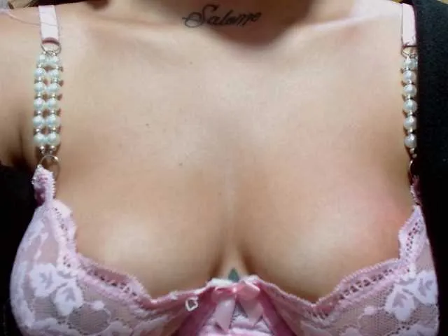 Live sex webcam photo for emmajonzlx #291701835