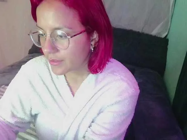 Live sex webcam photo for emmaluna #275688597