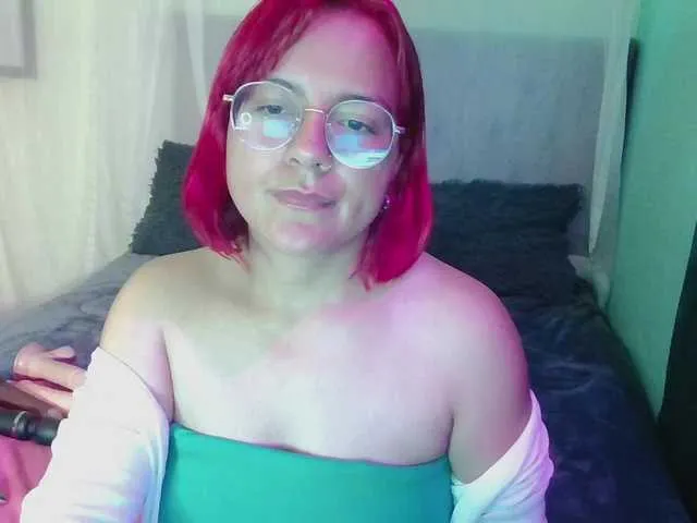 Live sex webcam photo for emmaluna #275696754