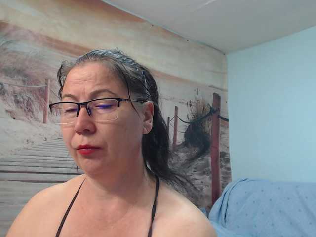 Live sex webcam photo for emmasquirt69 #277560693