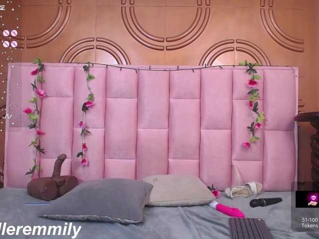 Live sex webcam photo for emmily-keller #276704199