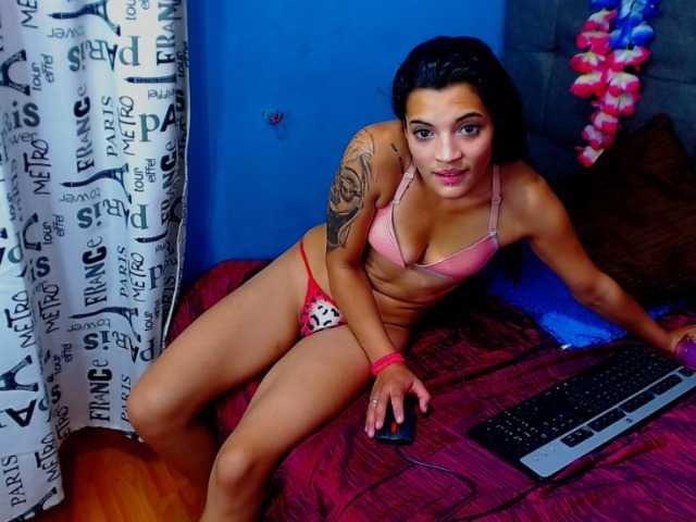 Live sex webcam photo for emmyqueenthx #271737498