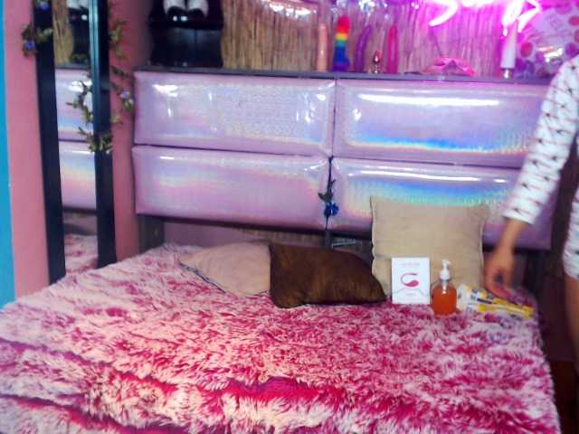 Live sex webcam photo for emmyqueenthx #272150328