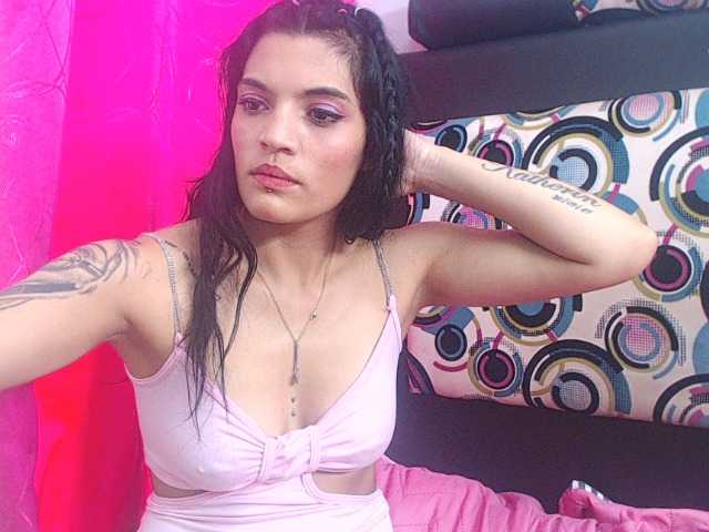 Live sex webcam photo for emmyqueenthx #274159732