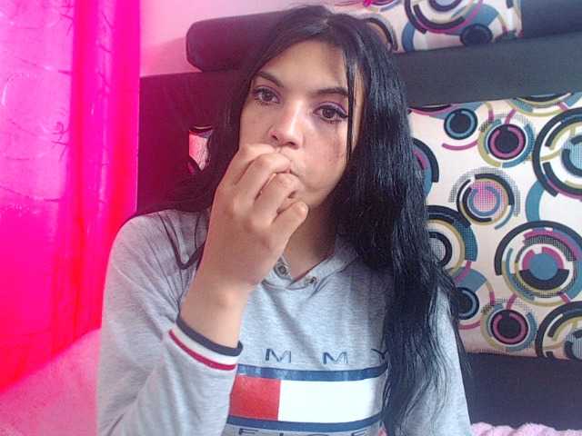 Live sex webcam photo for emmyqueenthx #274178866