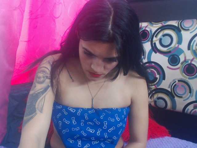 Live sex webcam photo for emmyqueenthx #274261874