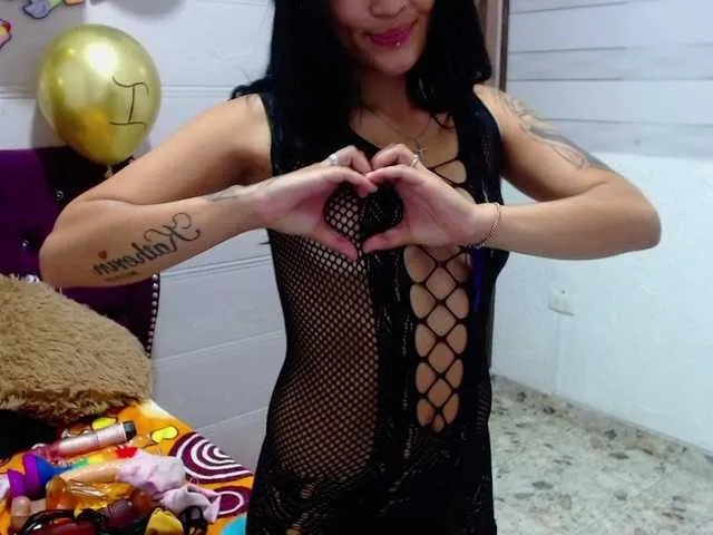 Live sex webcam photo for emmyqueenthx #276146094