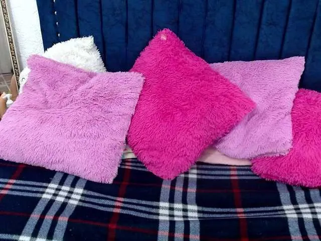 Live sex webcam photo for emmyqueenthx #276266354