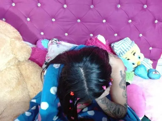 Live sex webcam photo for emmyqueenthx #276873412