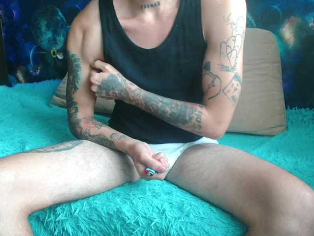 Live sex webcam photo for emoboy34 #276145065