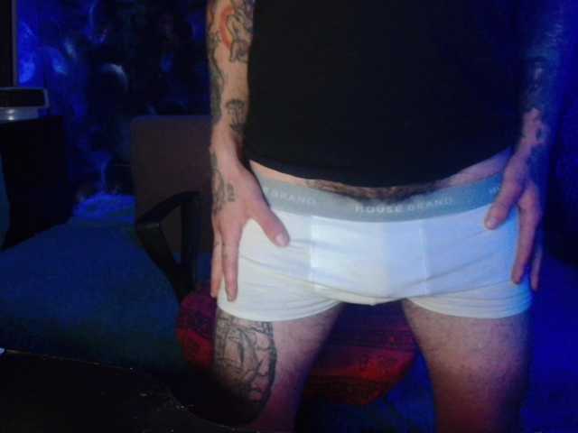 Live sex webcam photo for emoboy34 #276193989