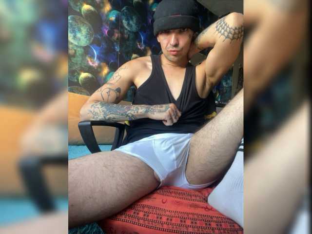 Live sex webcam photo for emoboy34 #276219044