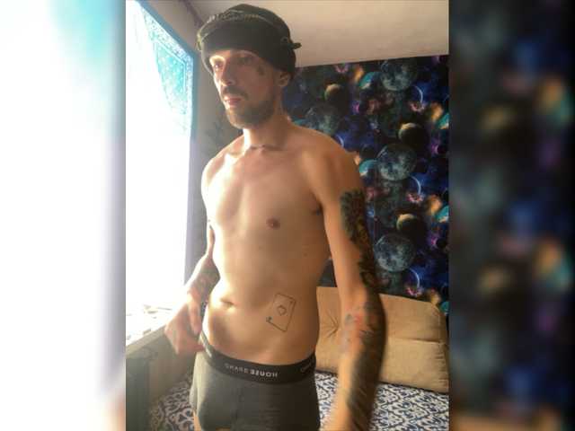 Live sex webcam photo for emoboy34 #276325320