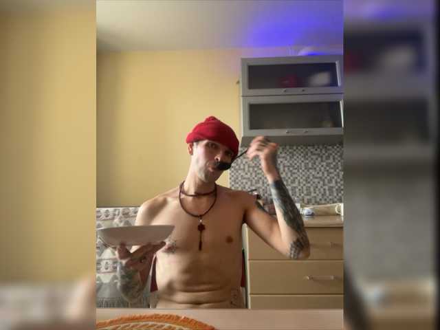 Live sex webcam photo for emoboy34 #276633255