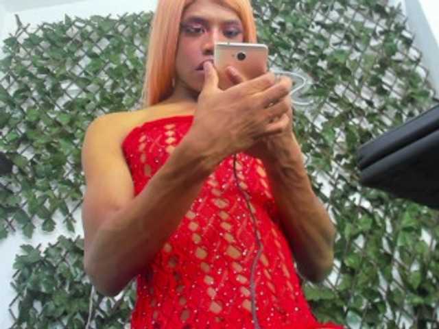 Live sex webcam photo for emylihot69 #275920101