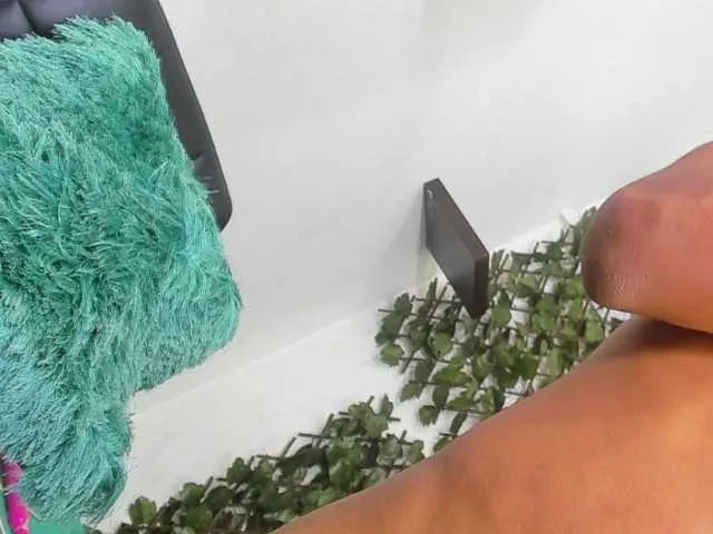 Live sex webcam photo for emylihot69 #275936445