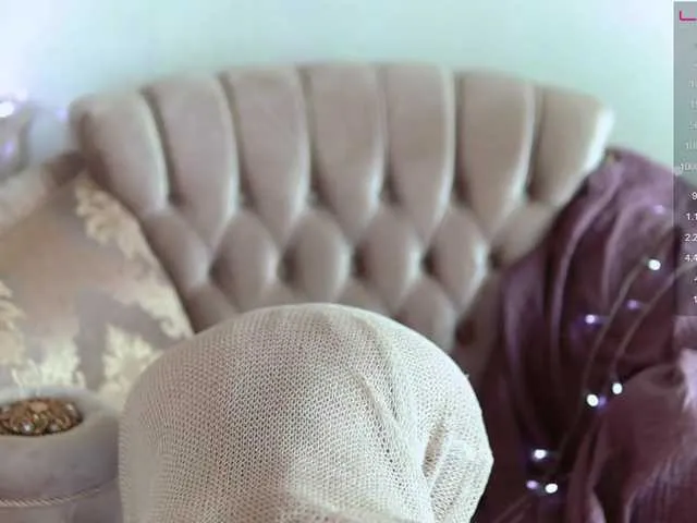 Live sex webcam photo for enchantressss #274235933