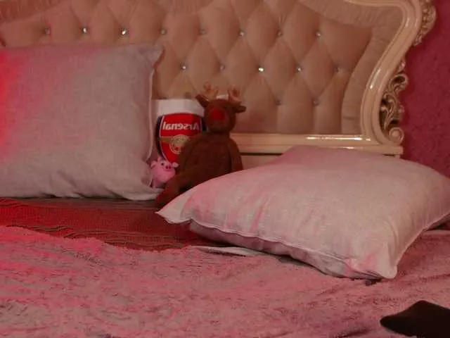 Live sex webcam photo for enchantressss #277330348