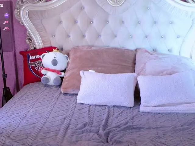 Live sex webcam photo for enchantressss #289686372