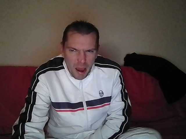 Live sex webcam photo for enzo19871 #277392722