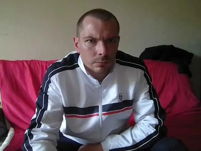 Live sex webcam photo for enzo19871 #277561840