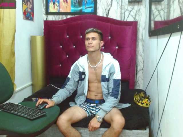 Live sex webcam photo for enzofit19cm #275652976