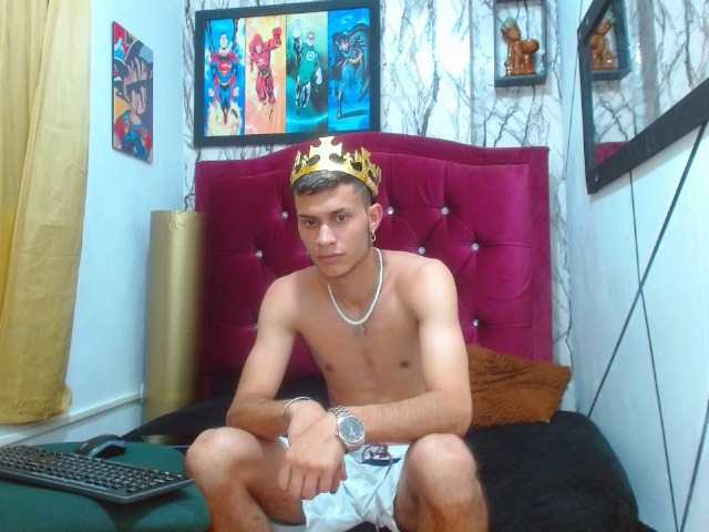 Live sex webcam photo for enzofit19cm #275719691