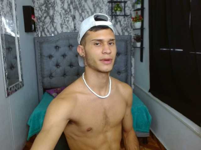 Live sex webcam photo for enzofit19cm #276226316