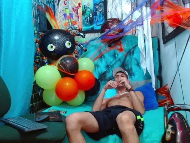 Live sex webcam photo for enzofit19cm #276487109