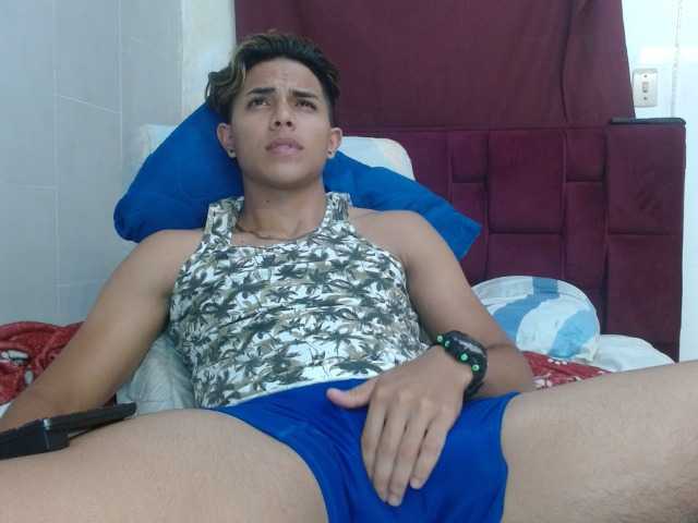 Live sex webcam photo for erickhot06 #288040306