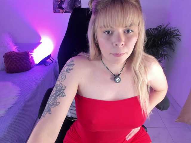 Live sex webcam photo for erika18love #291134846