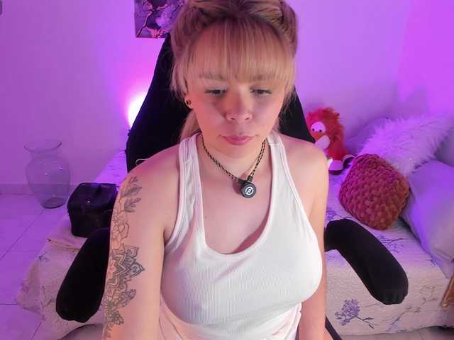 Live sex webcam photo for erika18love #291296119