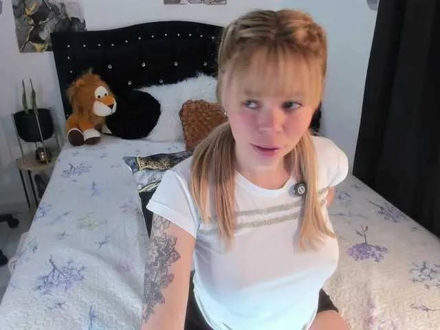 Live sex webcam photo for erika18love #292331894