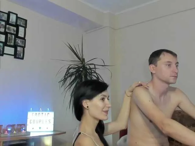 Live sex webcam photo for eroticcouple #272776608