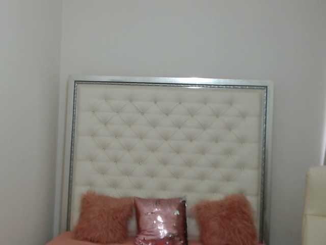 Live sex webcam photo for erykajoyy #275543468