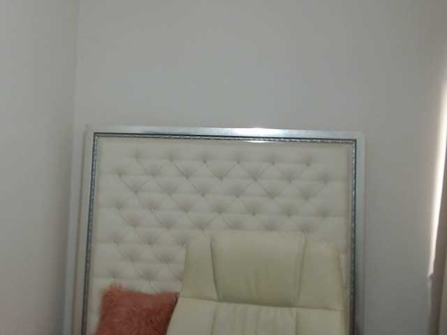 Live sex webcam photo for erykajoyy #275558223