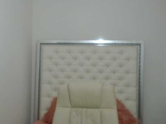 Live sex webcam photo for erykajoyy #275865182