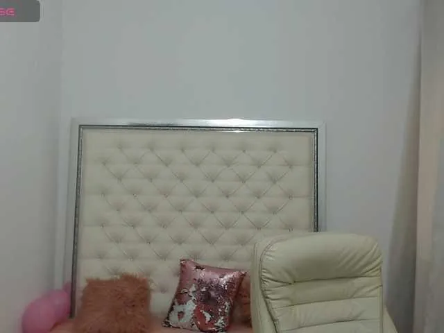 Live sex webcam photo for erykajoyy #290818921