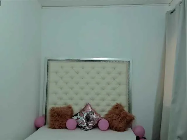 Live sex webcam photo for erykajoyy #290852636