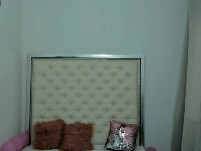 Live sex webcam photo for erykajoyy #290887131