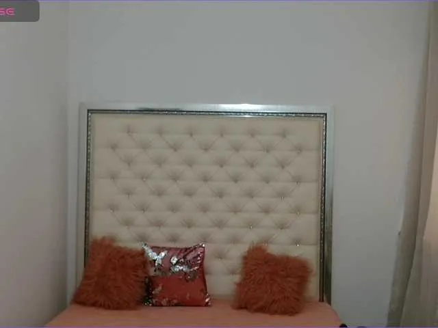 Live sex webcam photo for erykajoyy #291271095