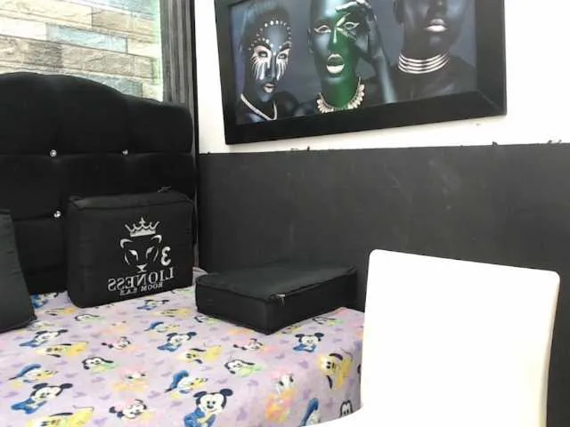 Live sex webcam photo for esmeralda-asford #291752764
