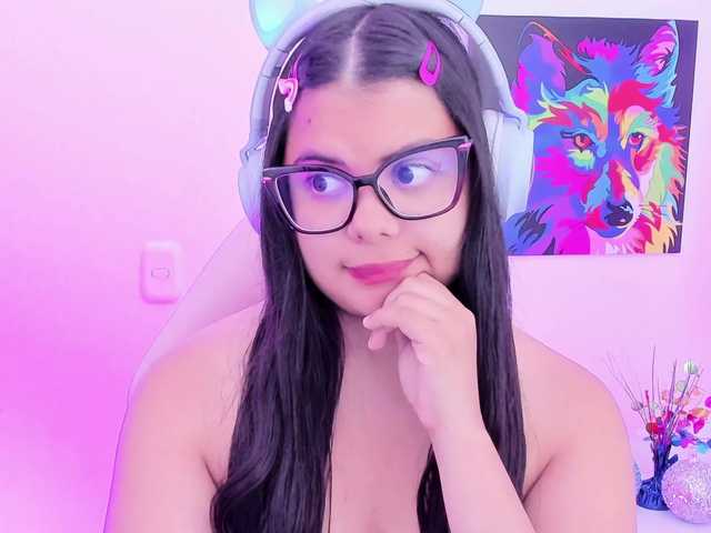 Live sex webcam photo for esmeralda-t #277165245