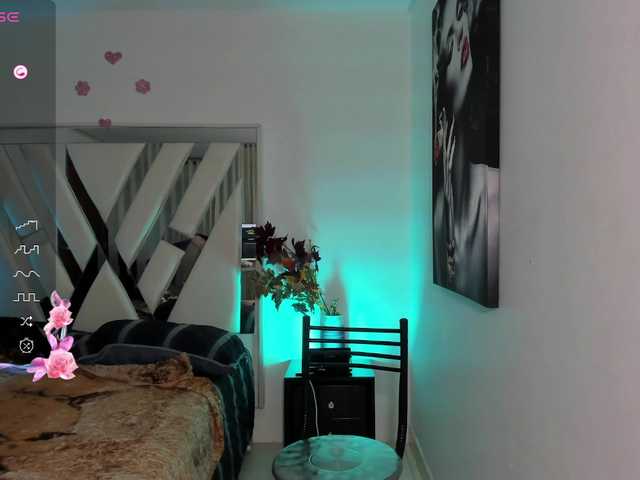 Live sex webcam photo for esmeralda-villa #277879435