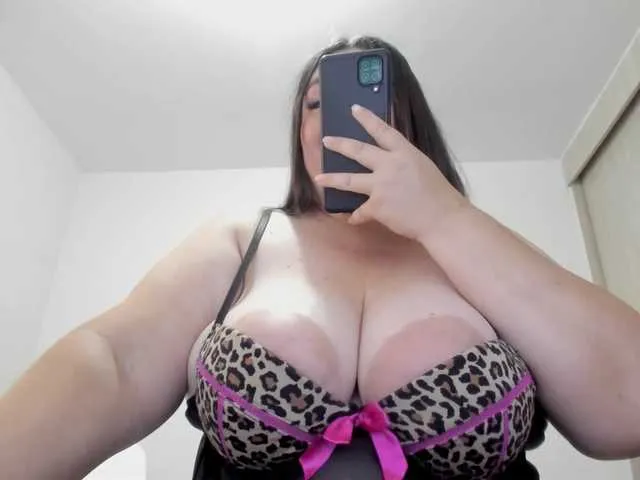 Live sex webcam photo for esmeraldamf #276177223